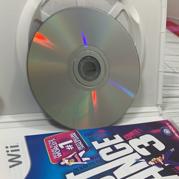 Just Dance 3 for Nintendo Wii - Picture 7 of 7